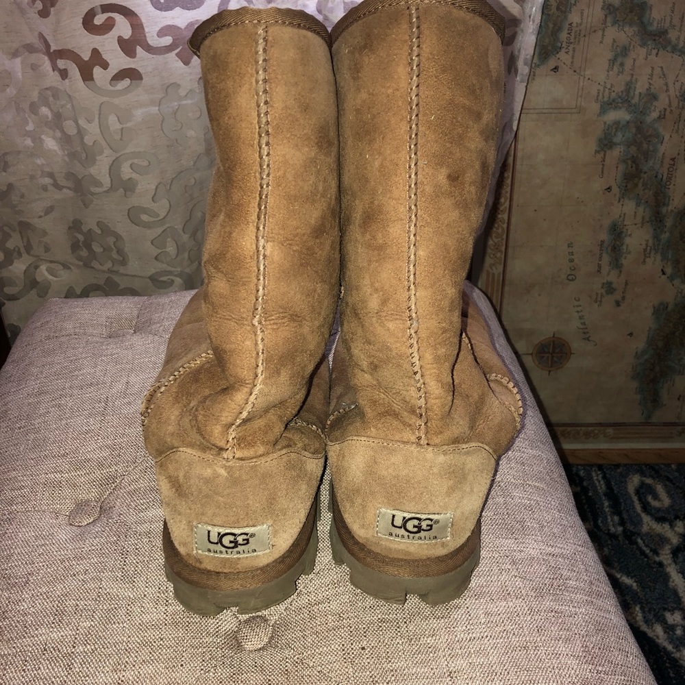 Used Uggs - Picture 2 of 2